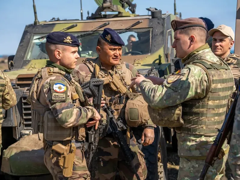 Dilema crizei bugetare: Armament scump și prin metode opace. Sau pe bani UE, ieftin și transparent?